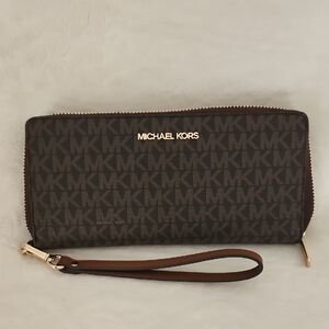 Michael Kors Jet Set Large Signature Logo Continental Wristlet
